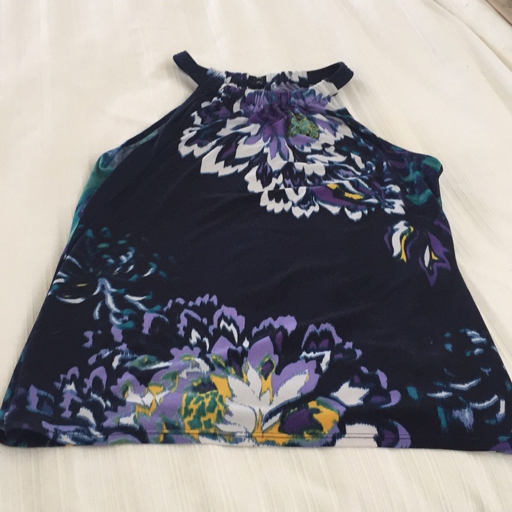 Tahari top